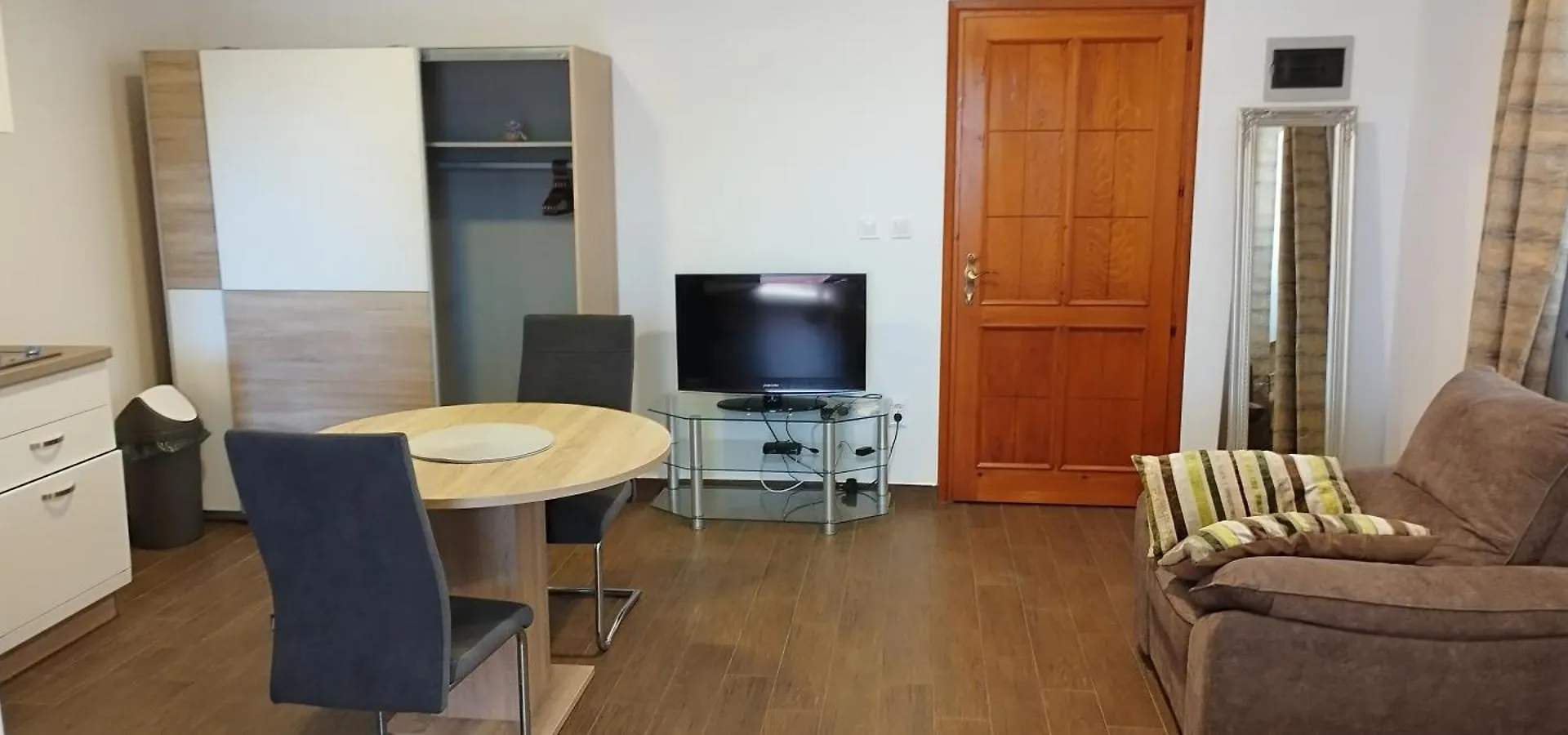 Apartmani Branka Banjole 0*,